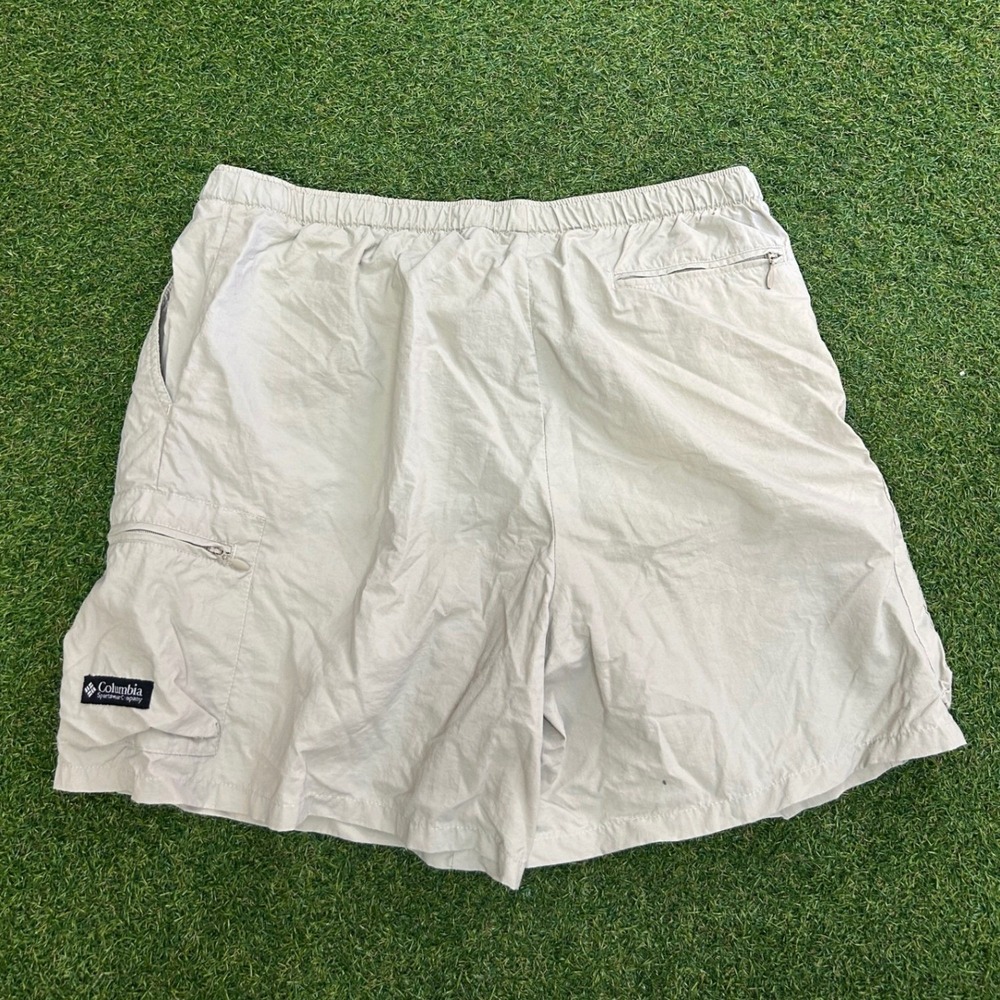 Columbia Sportswear Womens Tan Nylon Cargo Hiking Shorts Size L Belted Pocket